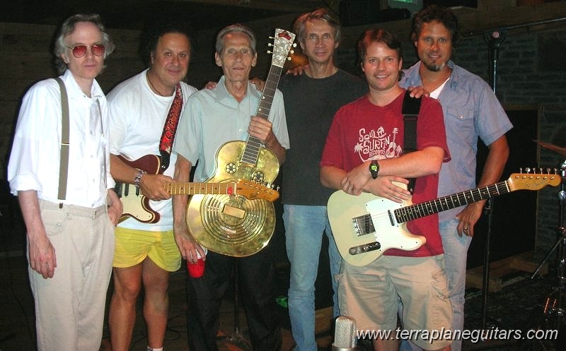 Levon_Helm.jpg - Arlen Roth & Levon Helm with the .44 Special. Summer 2006, Woodstock NY
